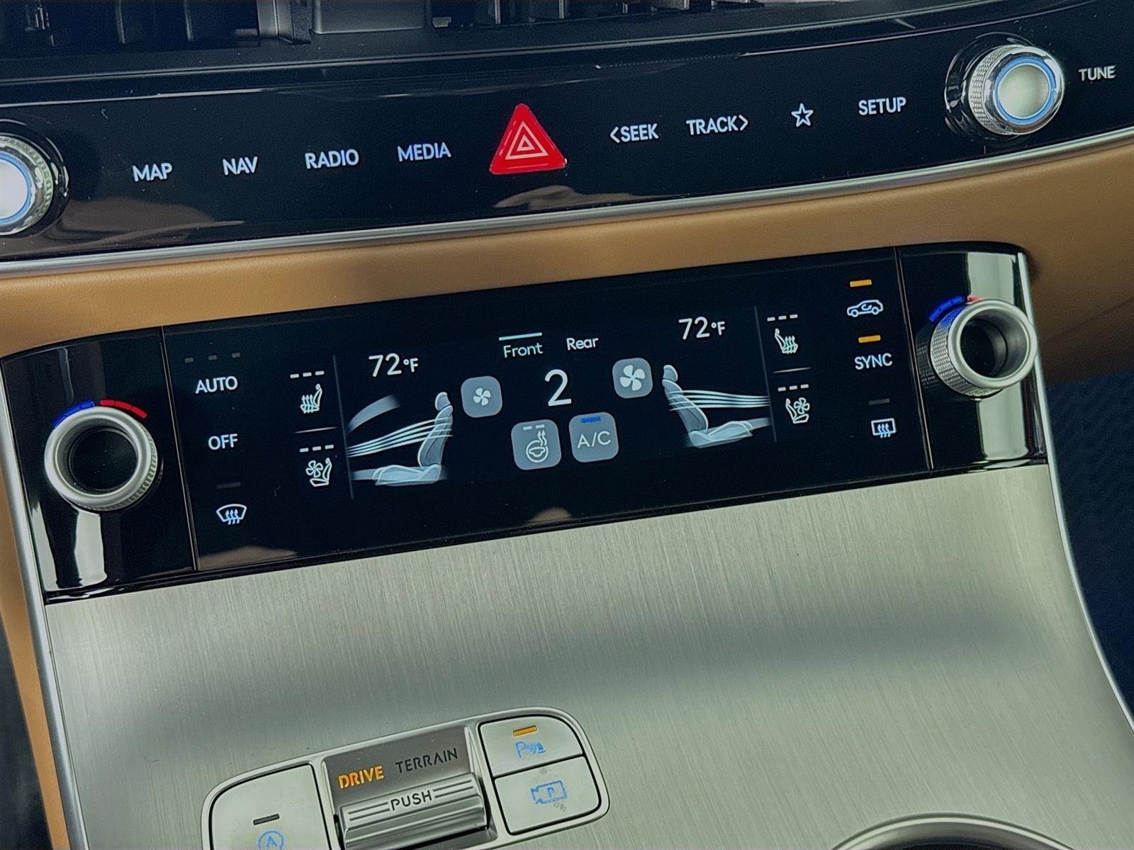 New 2026 Genesis GV70 2.5T Advanced image 18