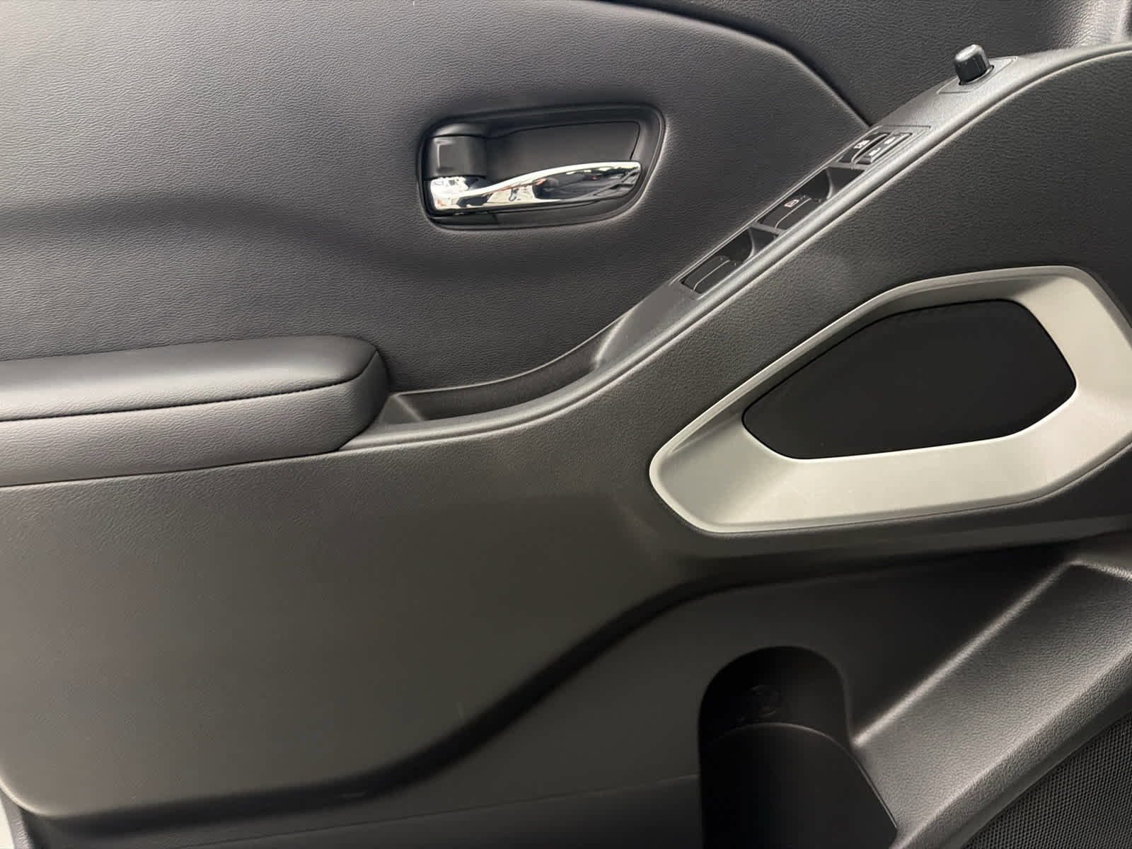 New 2025 Nissan Frontier SV w/ SV Convenience Package image 22