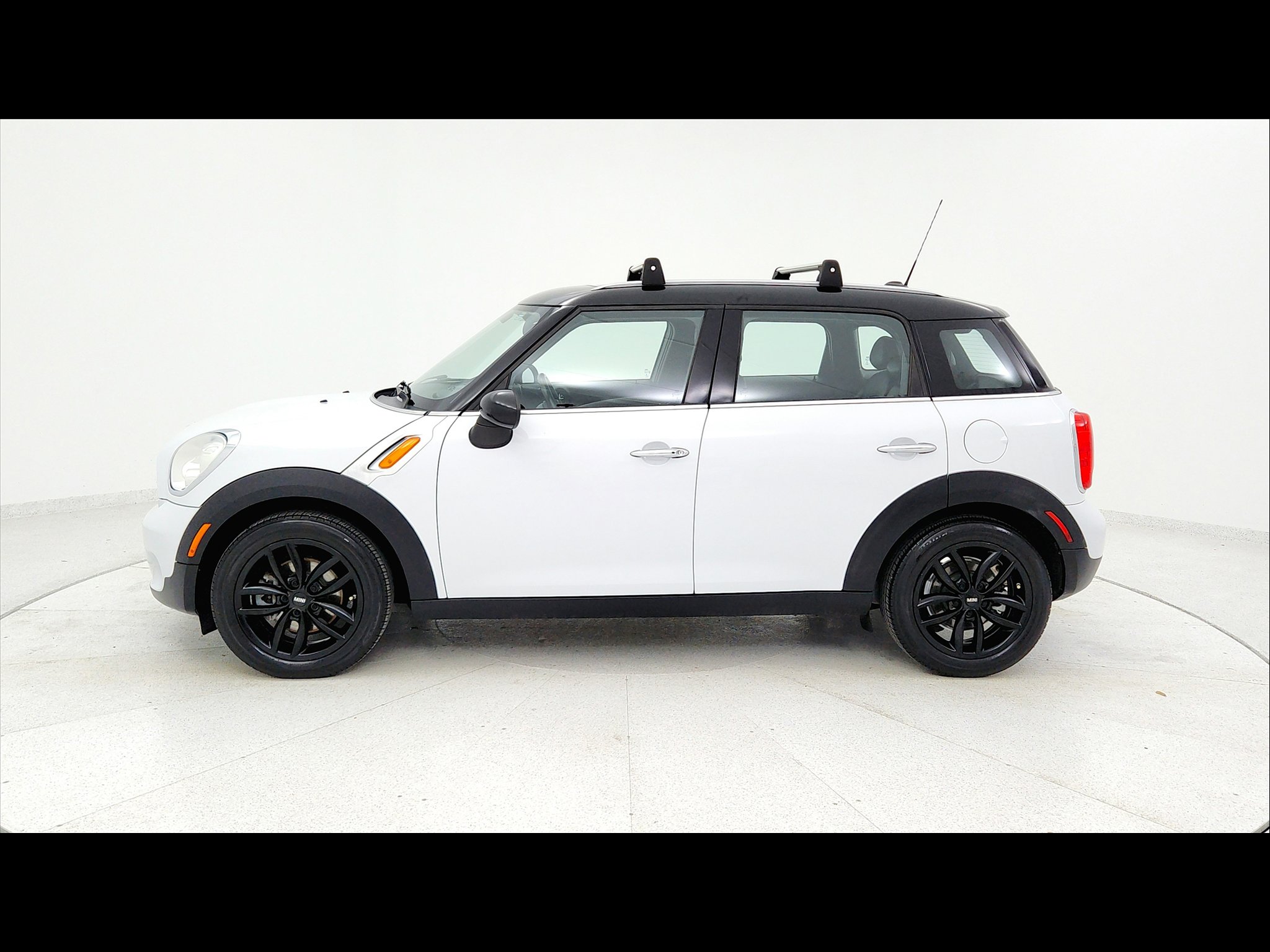 Used 2015 MINI Cooper Countryman image 1