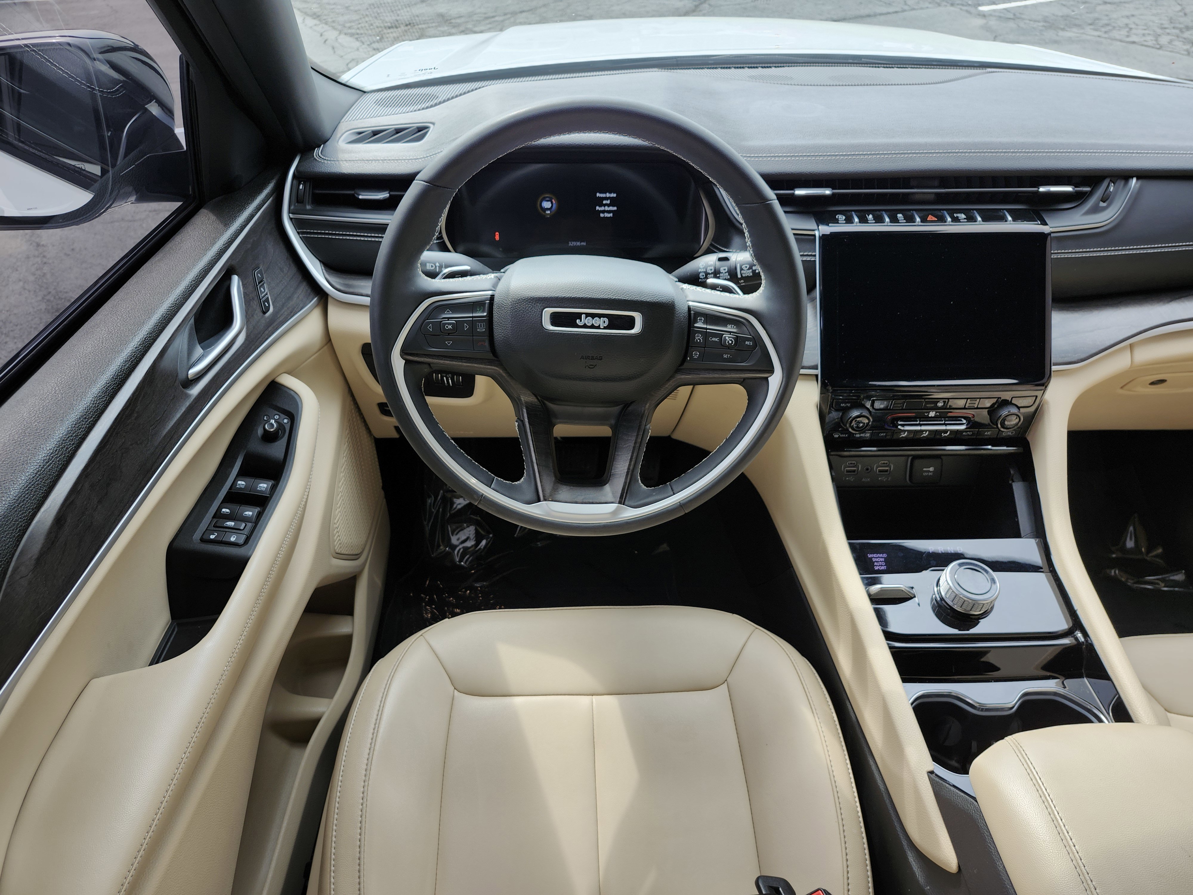 Used 2023 Jeep Grand Cherokee L Limited image 31