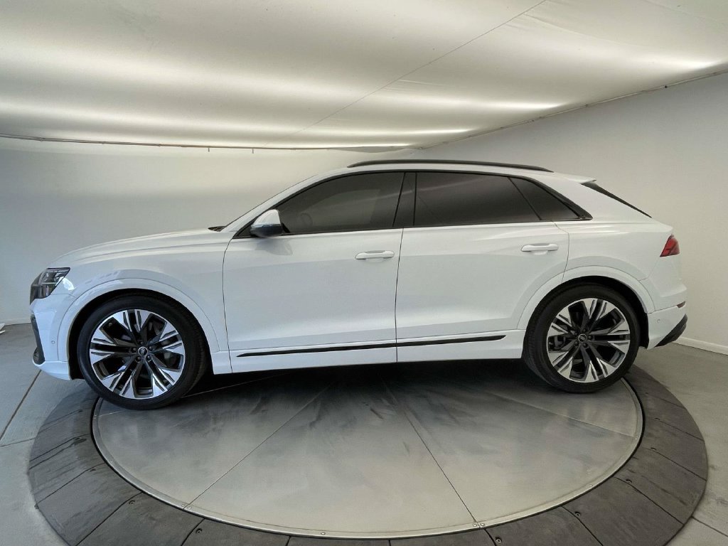 Certified 2025 Audi Q8 Prestige AWD/4WD image 2