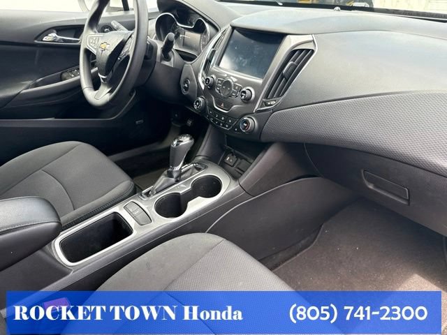 Used 2016 Chevrolet Cruze LT w/ Sun And Sound Package FWD image 17