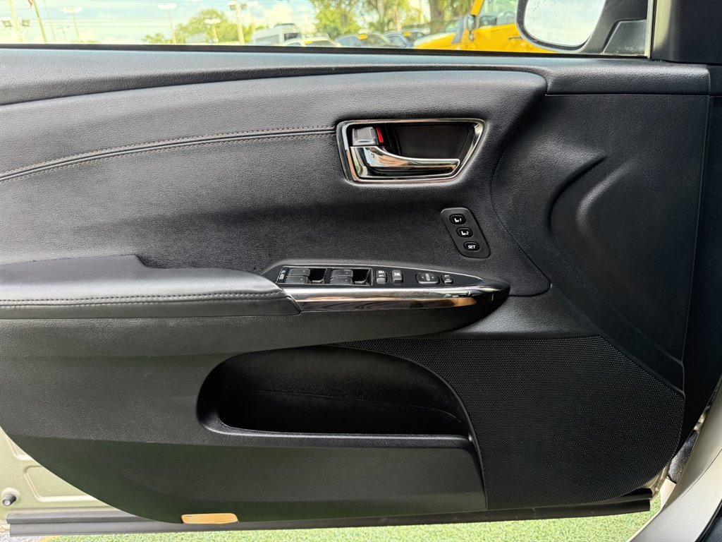 Used 2016 Toyota Avalon Touring FWD image 28