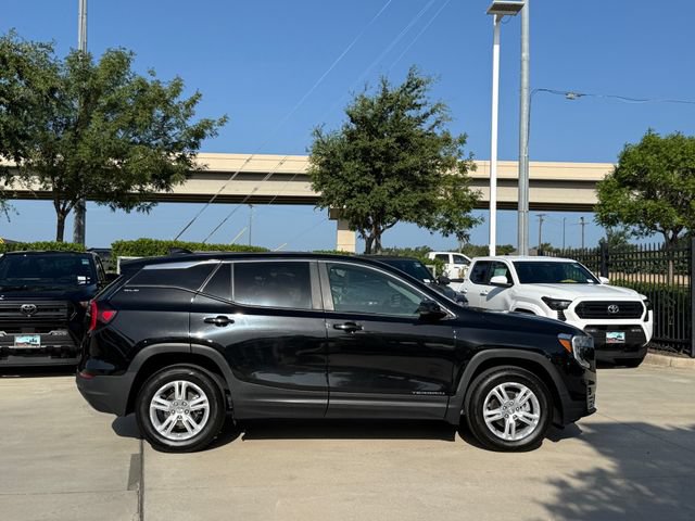 Used 2024 GMC Terrain SLE AWD/4WD image 4