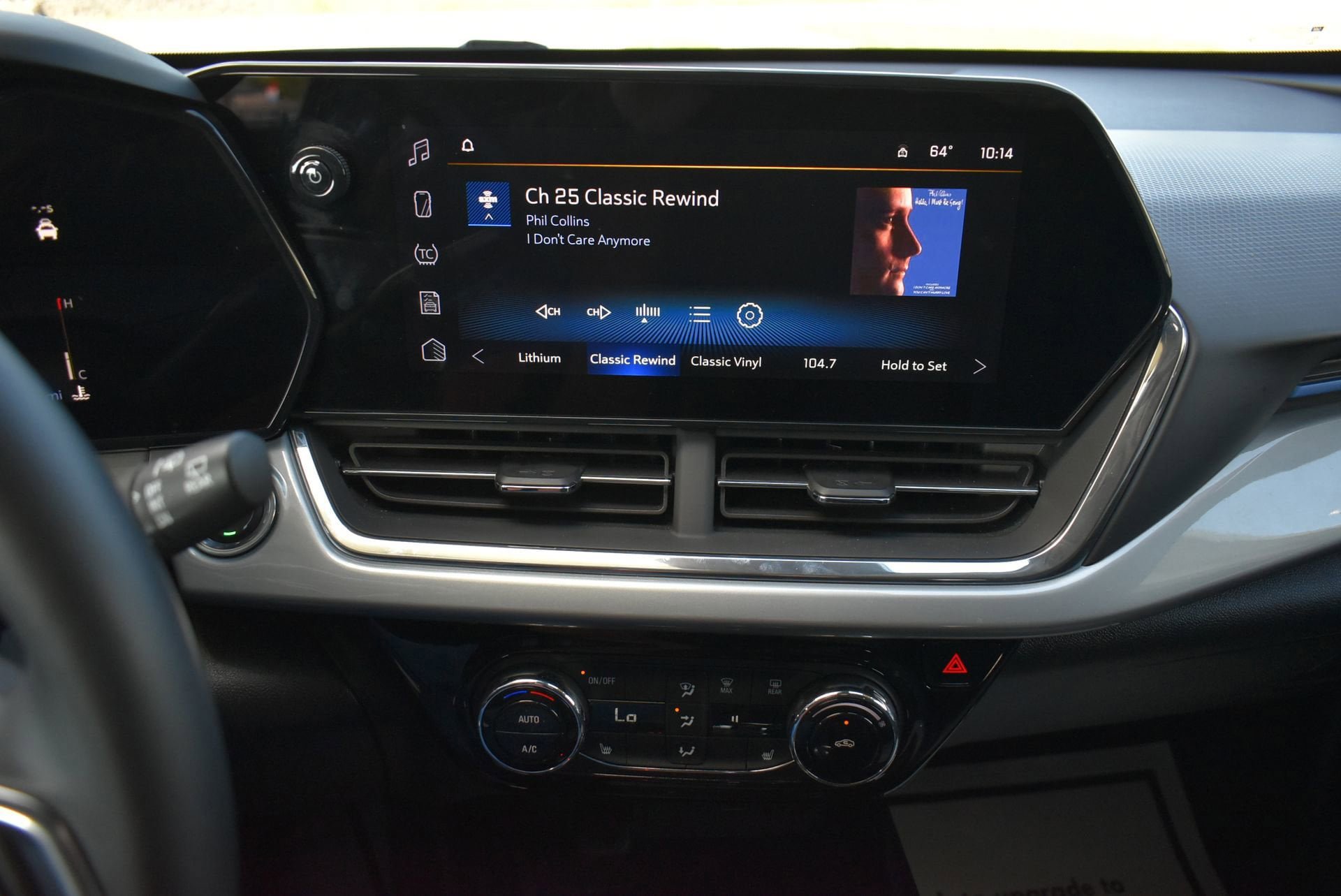 Used 2025 Chevrolet Trax LT w/ LT Convenience Package FWD image 25