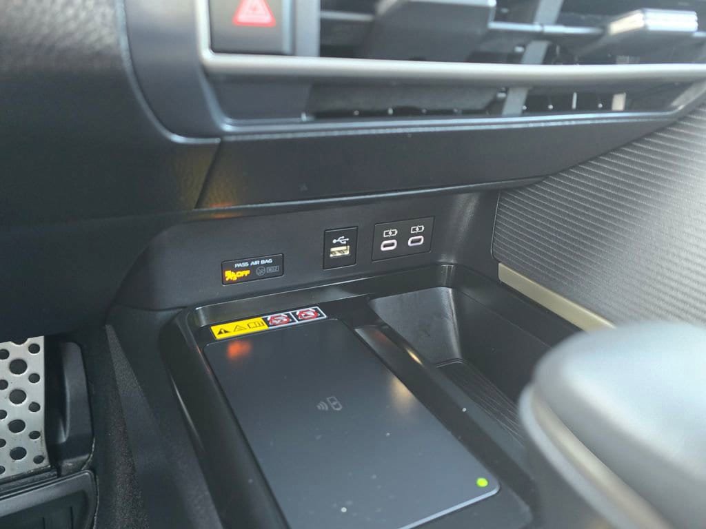 Used 2026 Toyota Camry Hybrid w/ Convenience Package FWD image 24