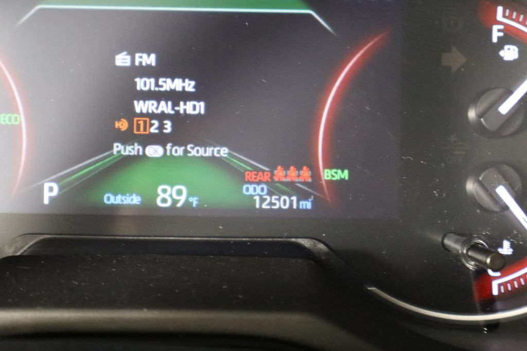 Used 2025 Toyota RAV4 XLE FWD image 37