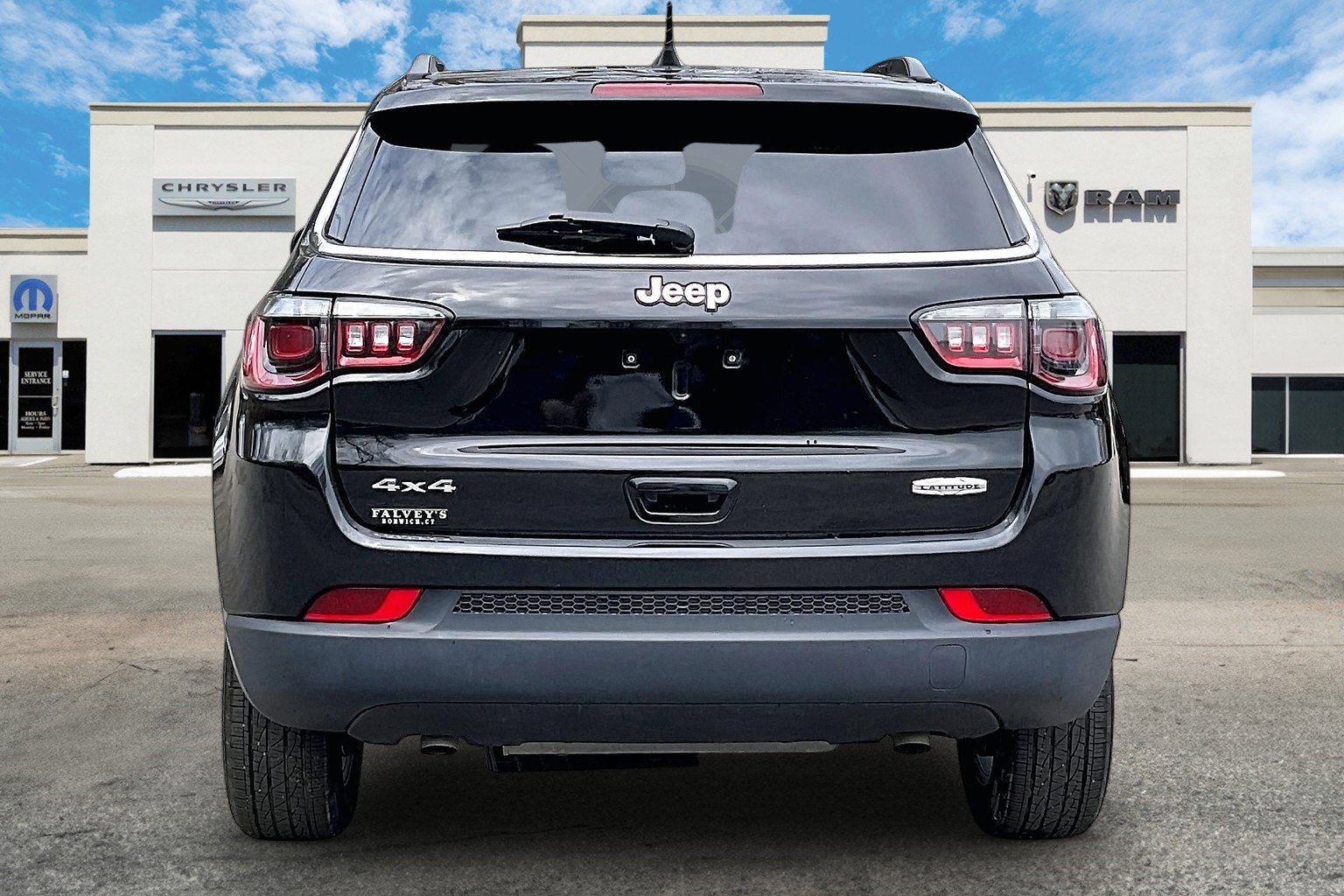 Certified 2025 Jeep Compass Latitude image 4