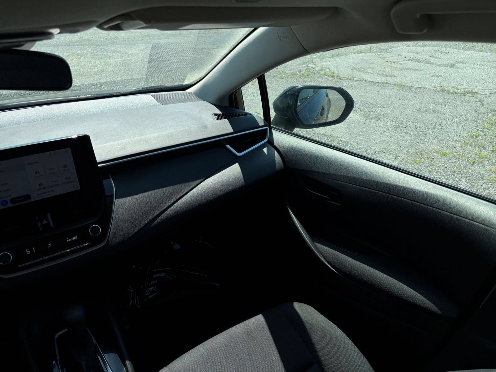 Used 2025 Toyota Corolla LE FWD image 30