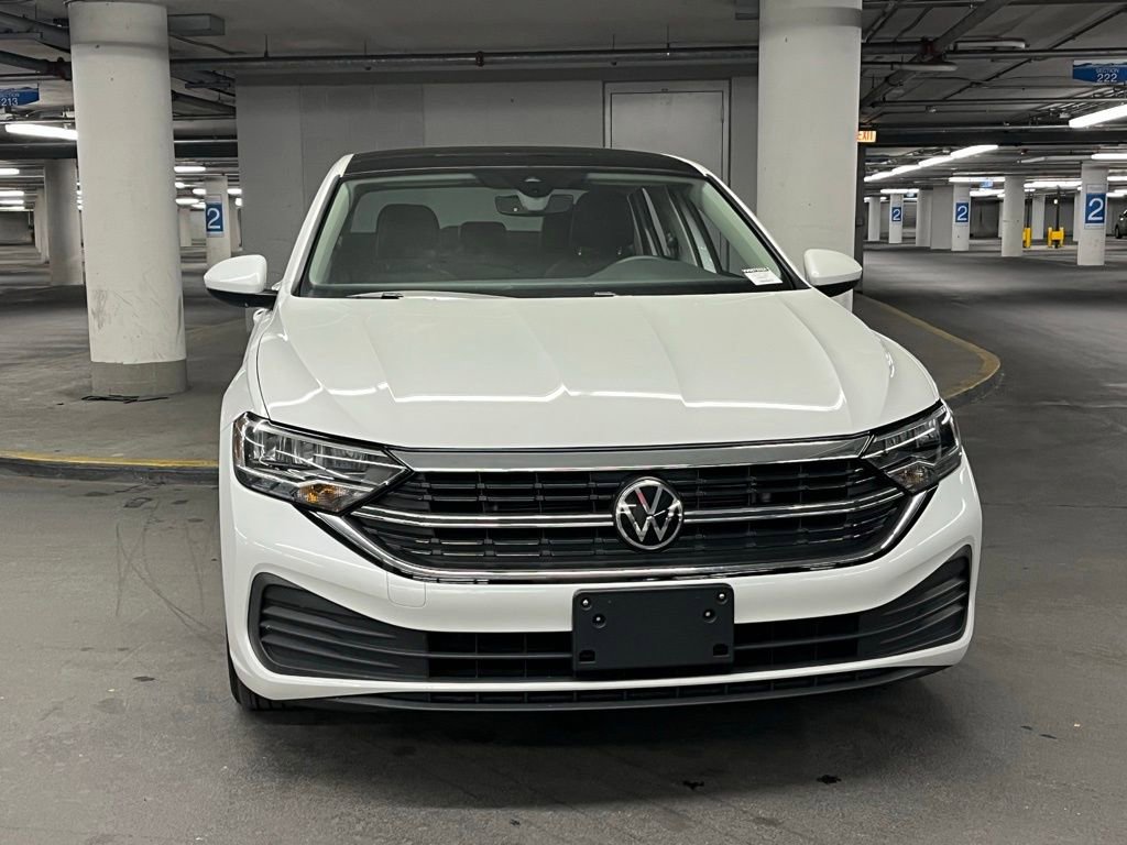 Used 2023 Volkswagen Jetta SE w/ Panoramic Sunroof Package image 30