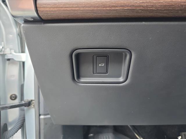 Used 2023 Land Rover Range Rover SE image 25