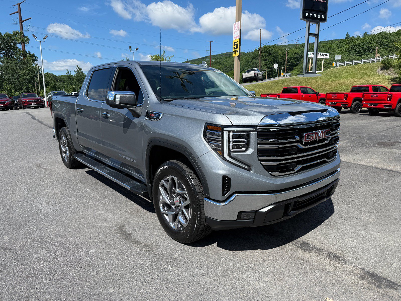 New 2026 GMC Sierra 1500 SLT w/ SLT Premium Package AWD/4WD image 7