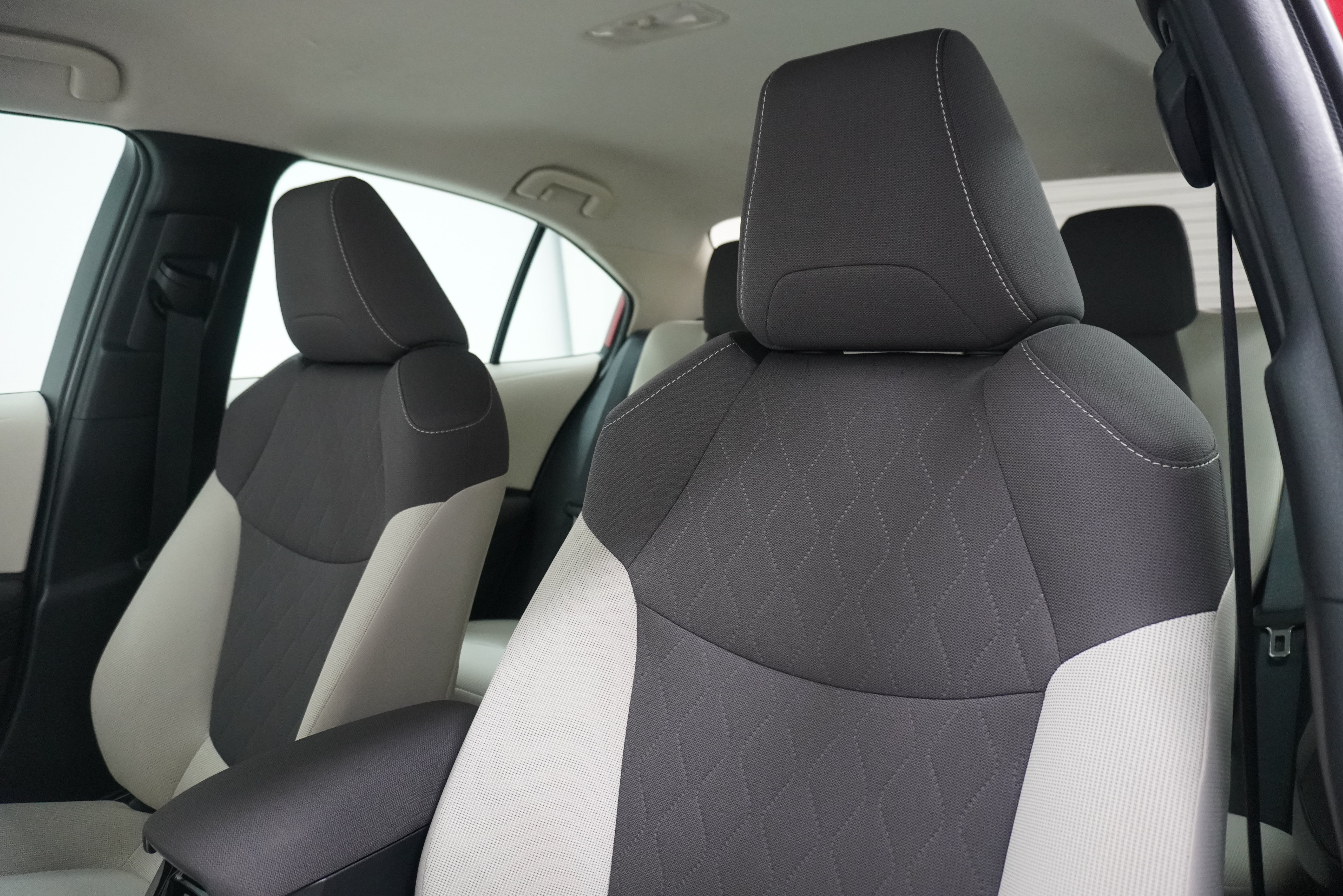 Used 2020 Toyota Corolla LE FWD image 11