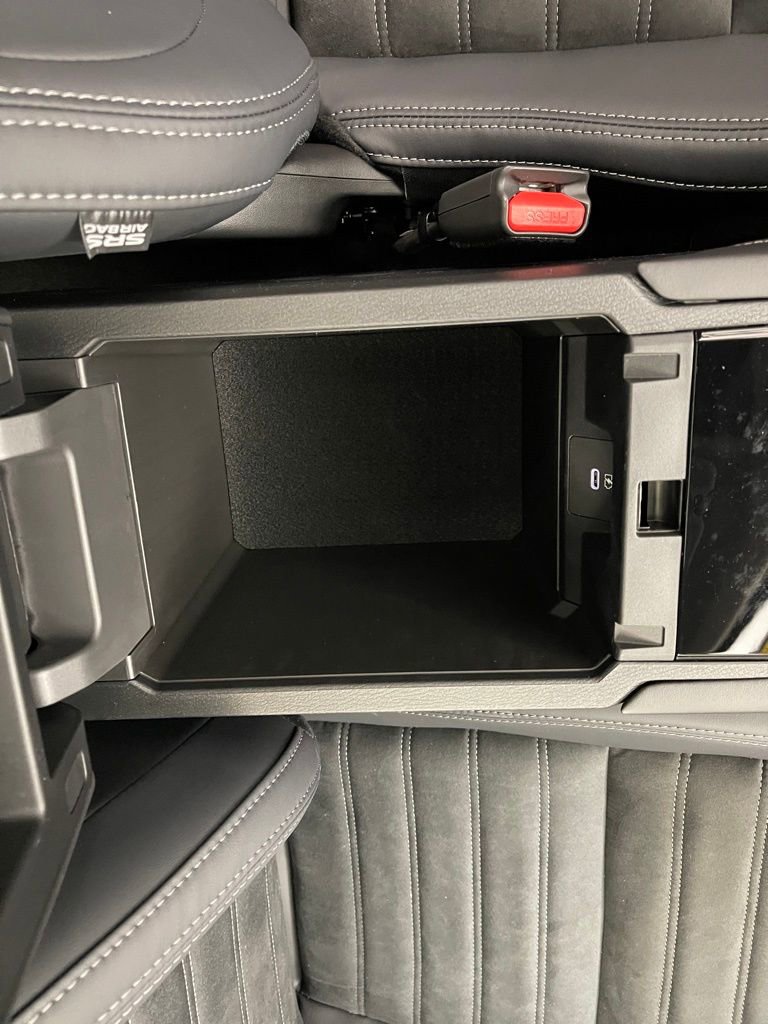 New 2025 Mitsubishi Outlander SE image 12