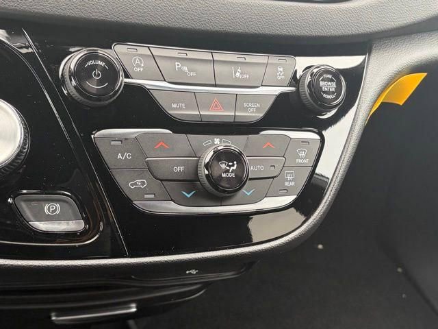 New 2026 Chrysler Voyager LX image 20