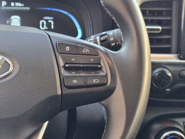 Certified 2025 Hyundai Venue SEL FWD image 28