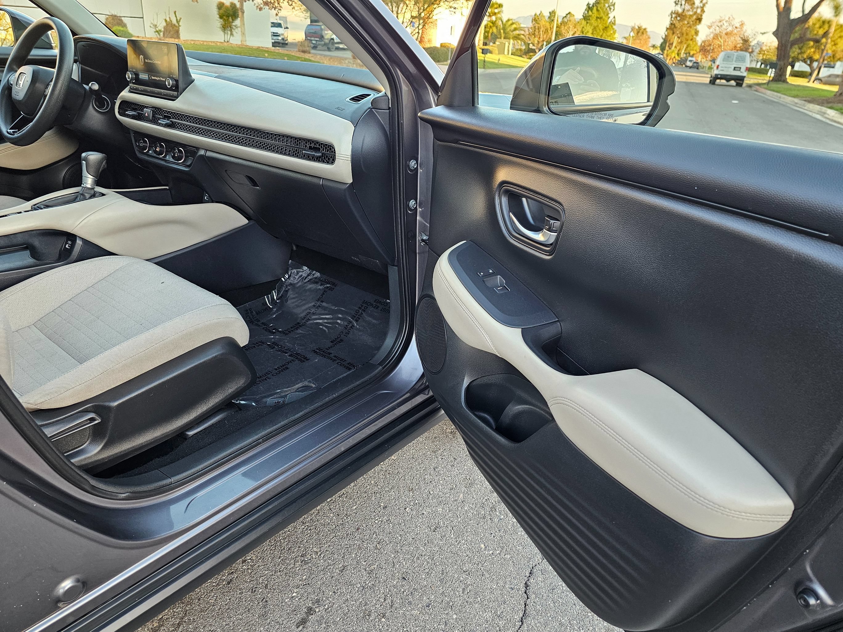 Used 2023 Honda HR-V LX image 27
