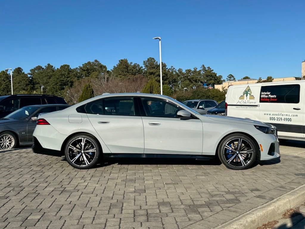 Used 2025 BMW 530i 530i w/ M Sport Package image 8