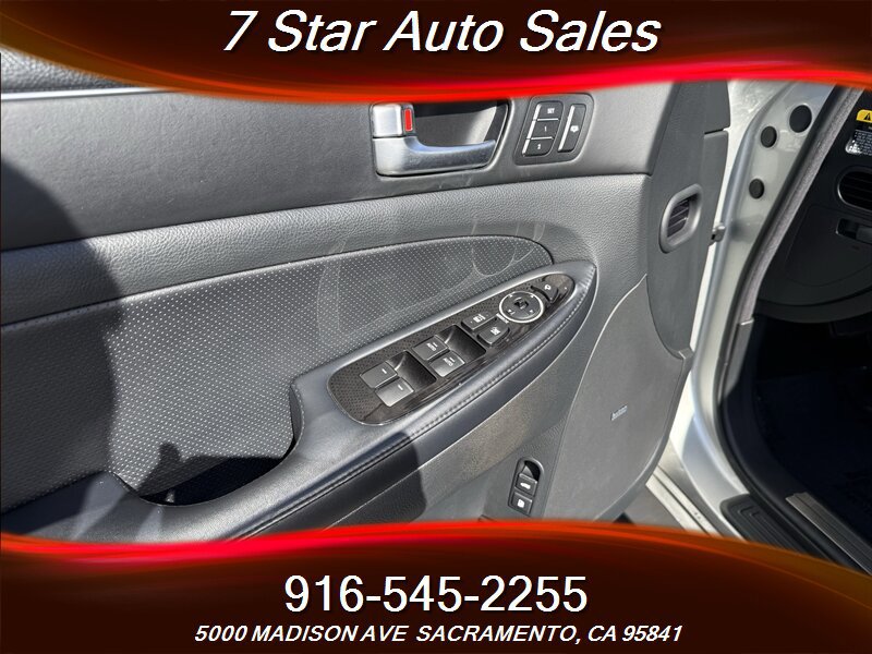 Used 2012 Hyundai Genesis 5.0 R-Spec RWD image 7