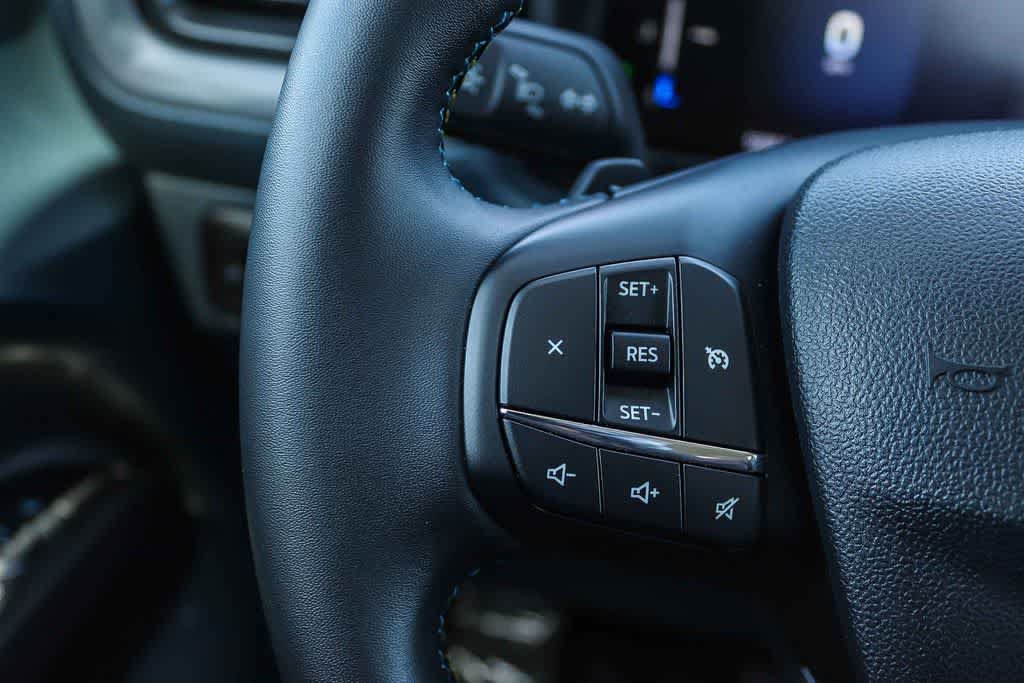 Used 2026 Ford Maverick Lobo AWD/4WD image 22