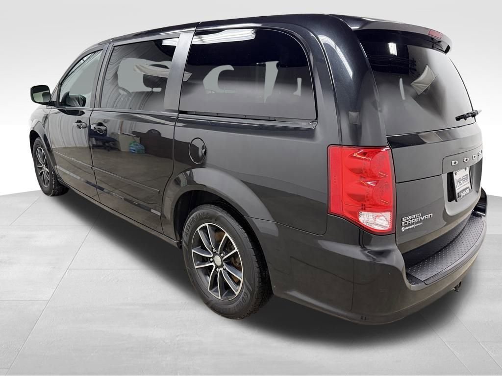 Used 2016 Dodge Grand Caravan SE image 6