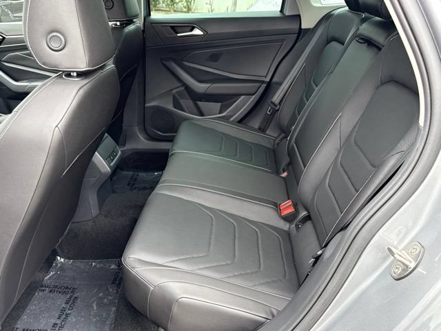 Used 2023 Volkswagen Jetta SEL FWD image 32
