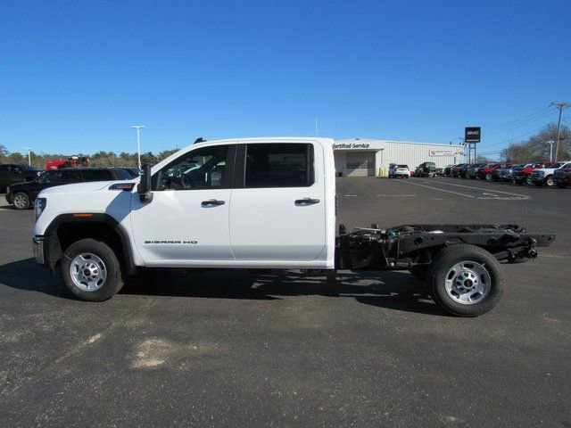 Used 2025 GMC Sierra 2500 Pro w/ Convenience Package image 3