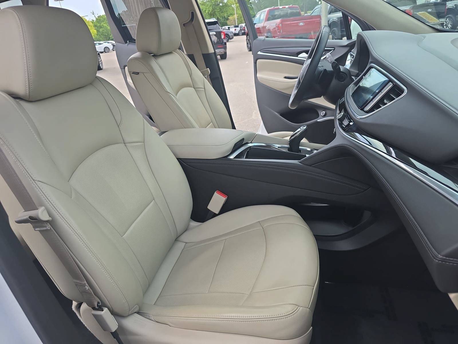 Used 2019 Buick Enclave Essence FWD image 10
