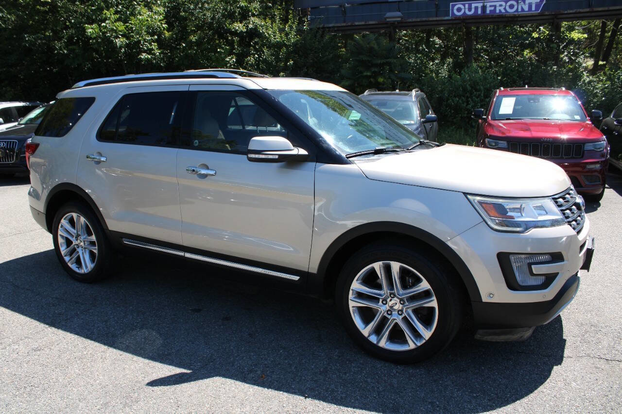 Used 2017 Ford Explorer Limited w/ Equipment Group 301A image 5