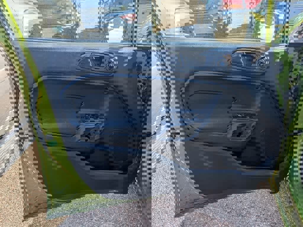 Used 2011 Ford Fiesta SEL image 10