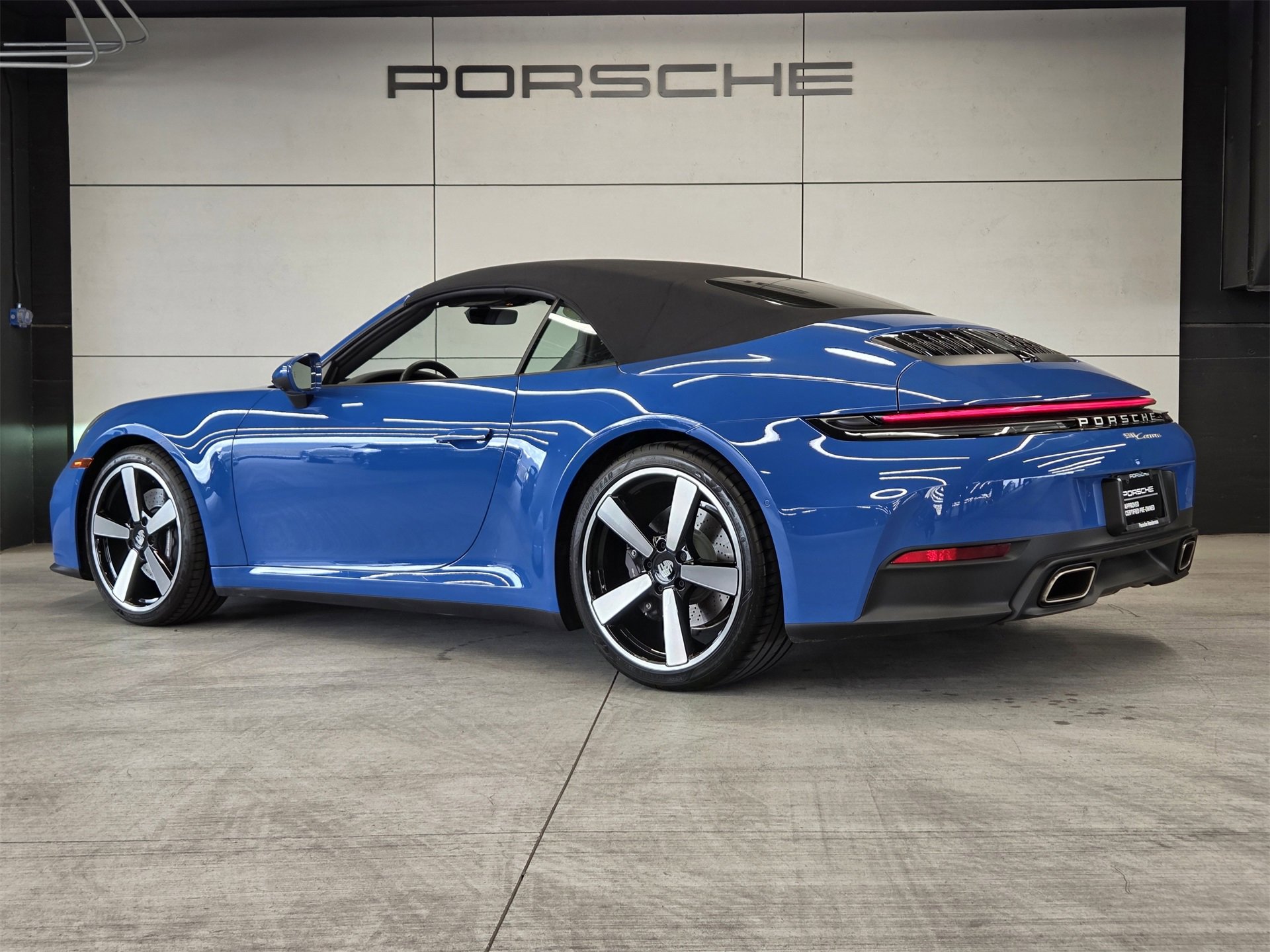 Certified 2025 Porsche 911 Carrera image 3