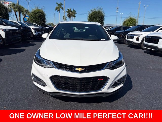 Used 2018 Chevrolet Cruze Premier FWD image 2