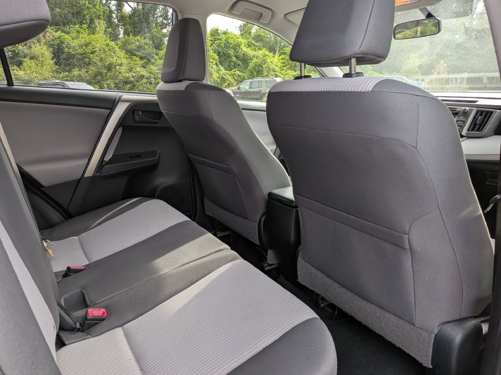 Used 2015 Toyota RAV4 LE FWD image 25
