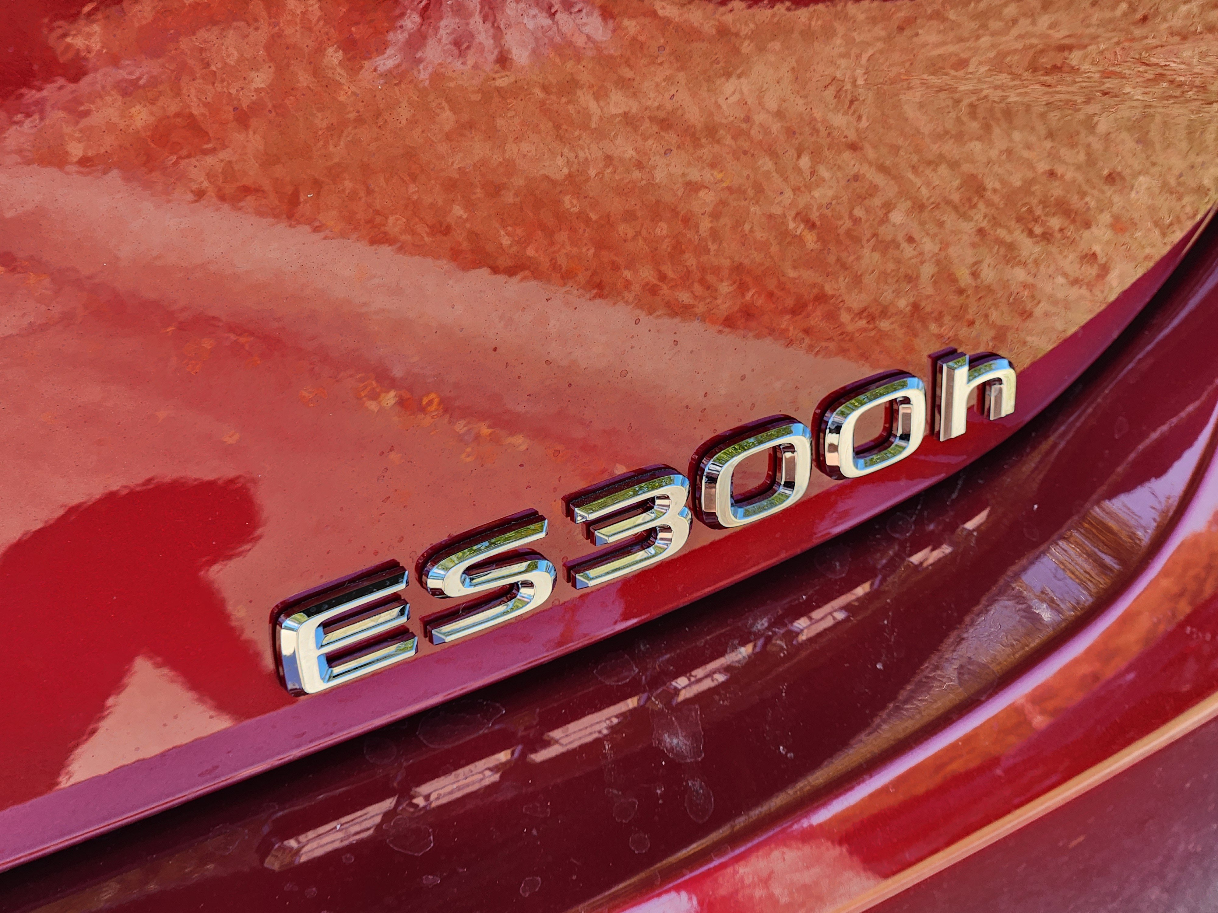 New 2025 Lexus ES 300h w/ Premium Package image 7