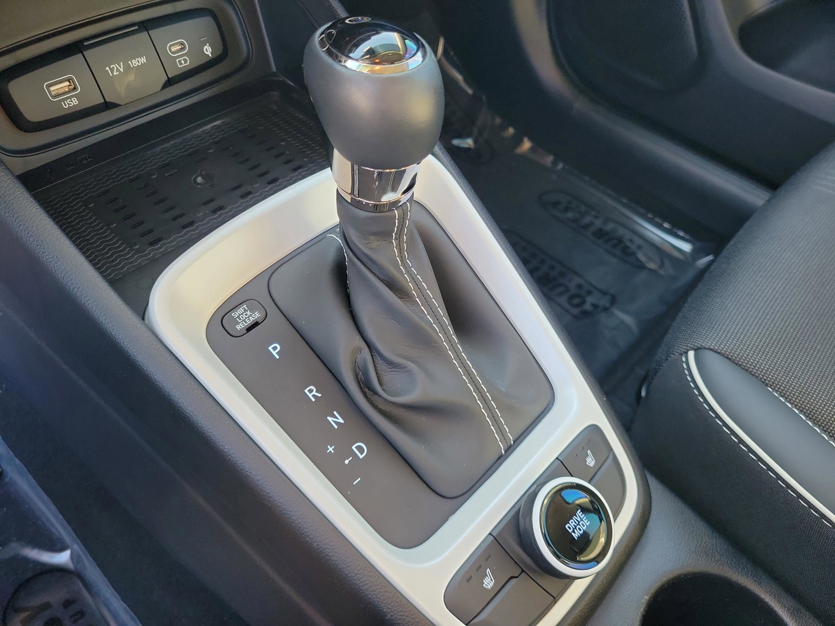 Certified 2024 Hyundai Venue Limited image 25