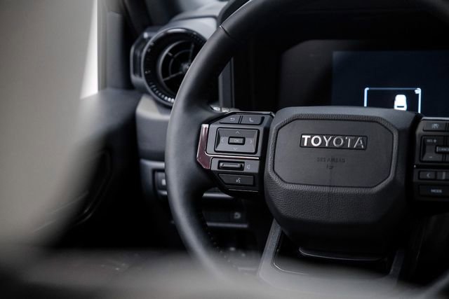 Used 2025 Toyota Land Cruiser image 27