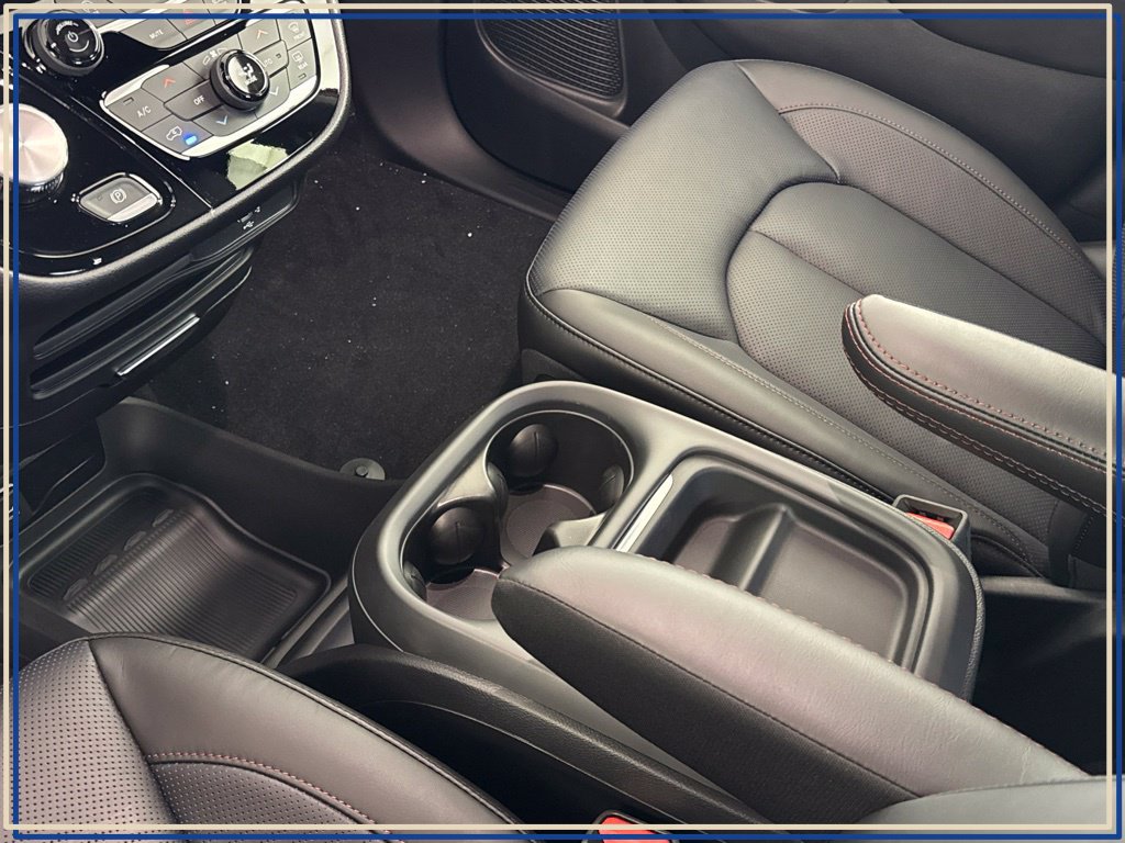 New 2027 Chrysler Pacifica Select AWD/4WD image 24
