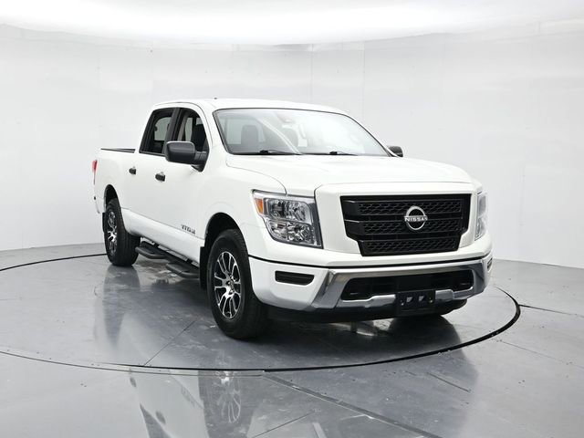 Used 2024 Nissan Titan SV w/ Accessory Utility Package image 5