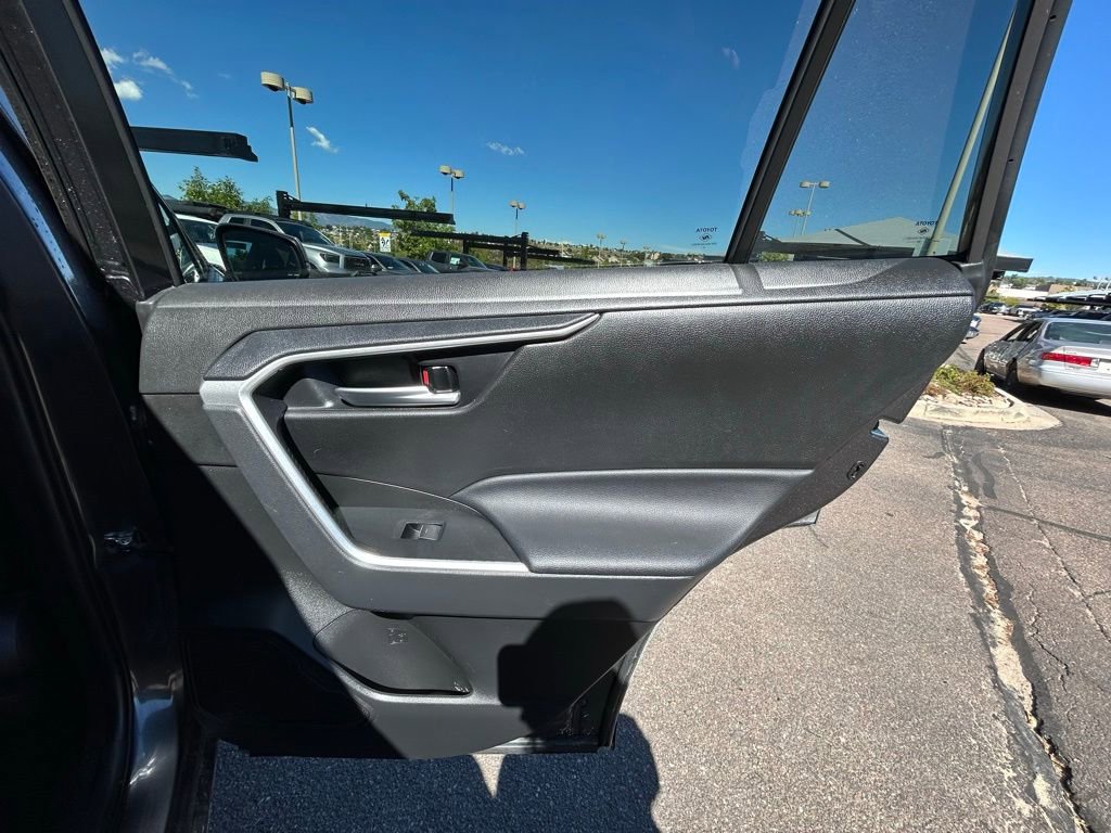 Used 2024 Toyota RAV4 XLE image 31
