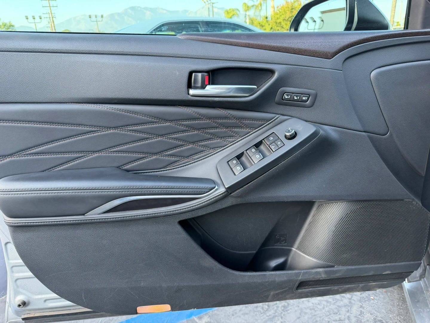 Used 2021 Toyota Avalon Limited w/ Advanced Safety Package FWD image 9