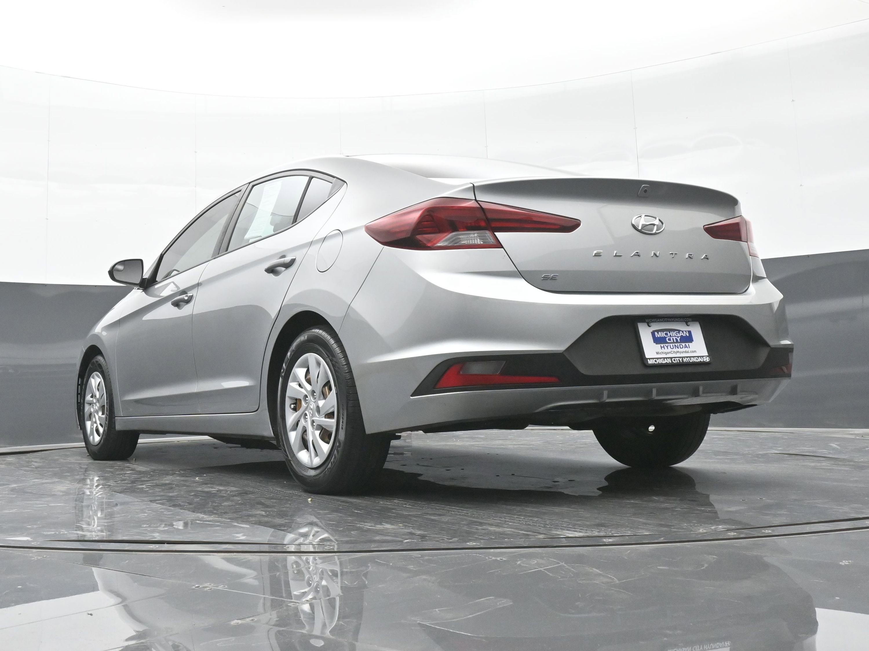 Used 2020 Hyundai Elantra SE image 29