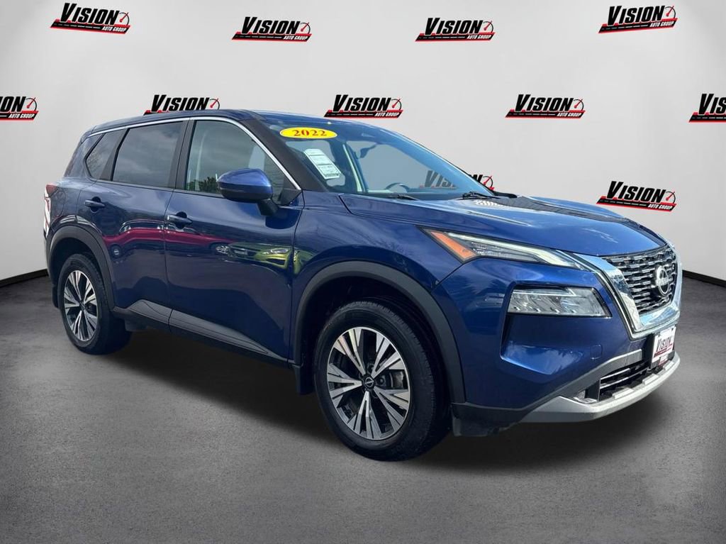 Used 2022 Nissan Rogue SV image 3