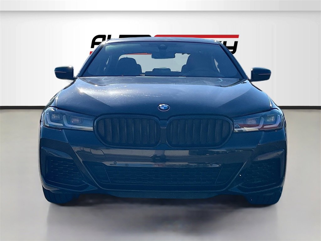 Used 2023 BMW 540i w/ M Sport Package image 2
