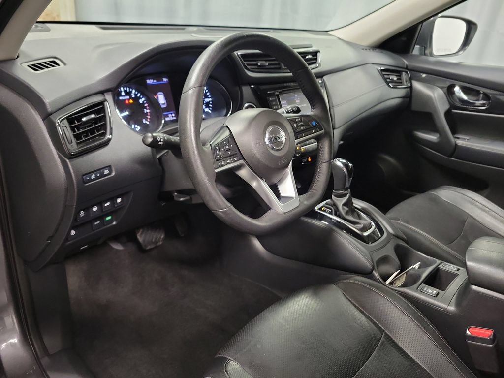 Used 2019 Nissan Rogue SL FWD image 17