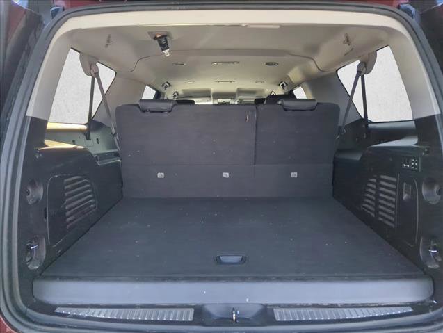 Used 2020 Chevrolet Suburban LT w/ Luxury Package image 22