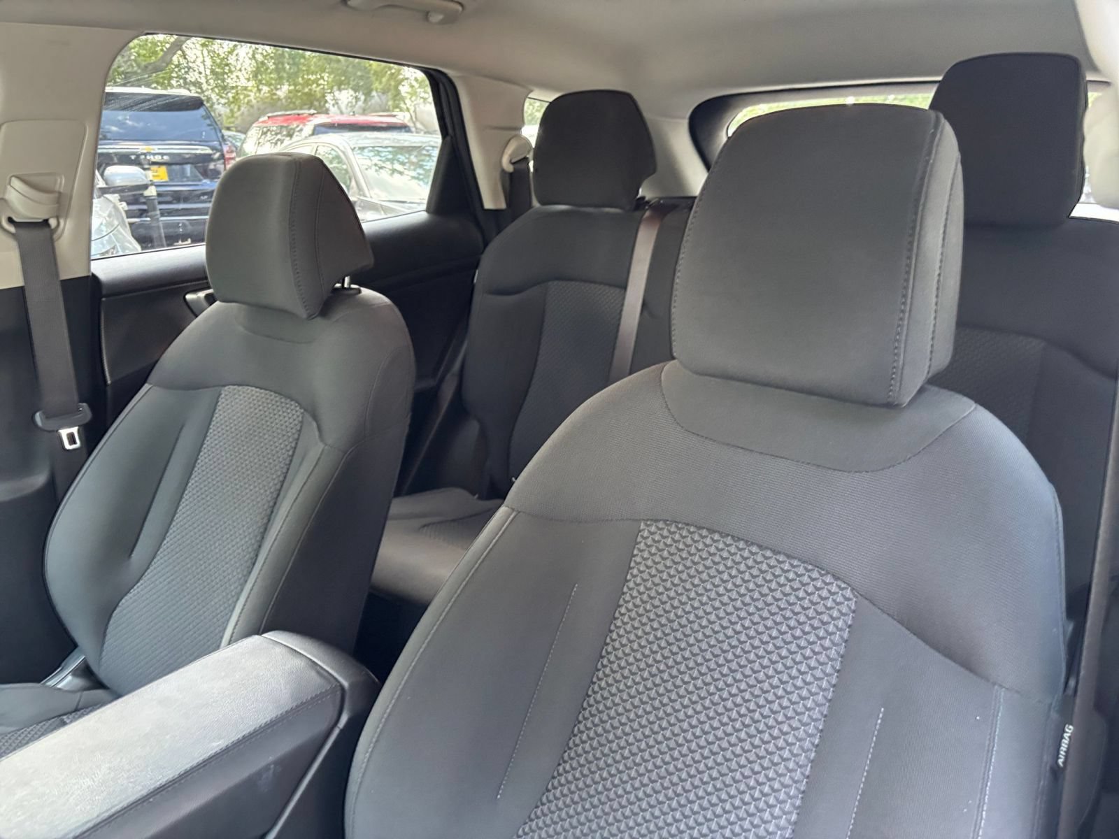 Used 2025 Kia Sportage LX FWD image 34