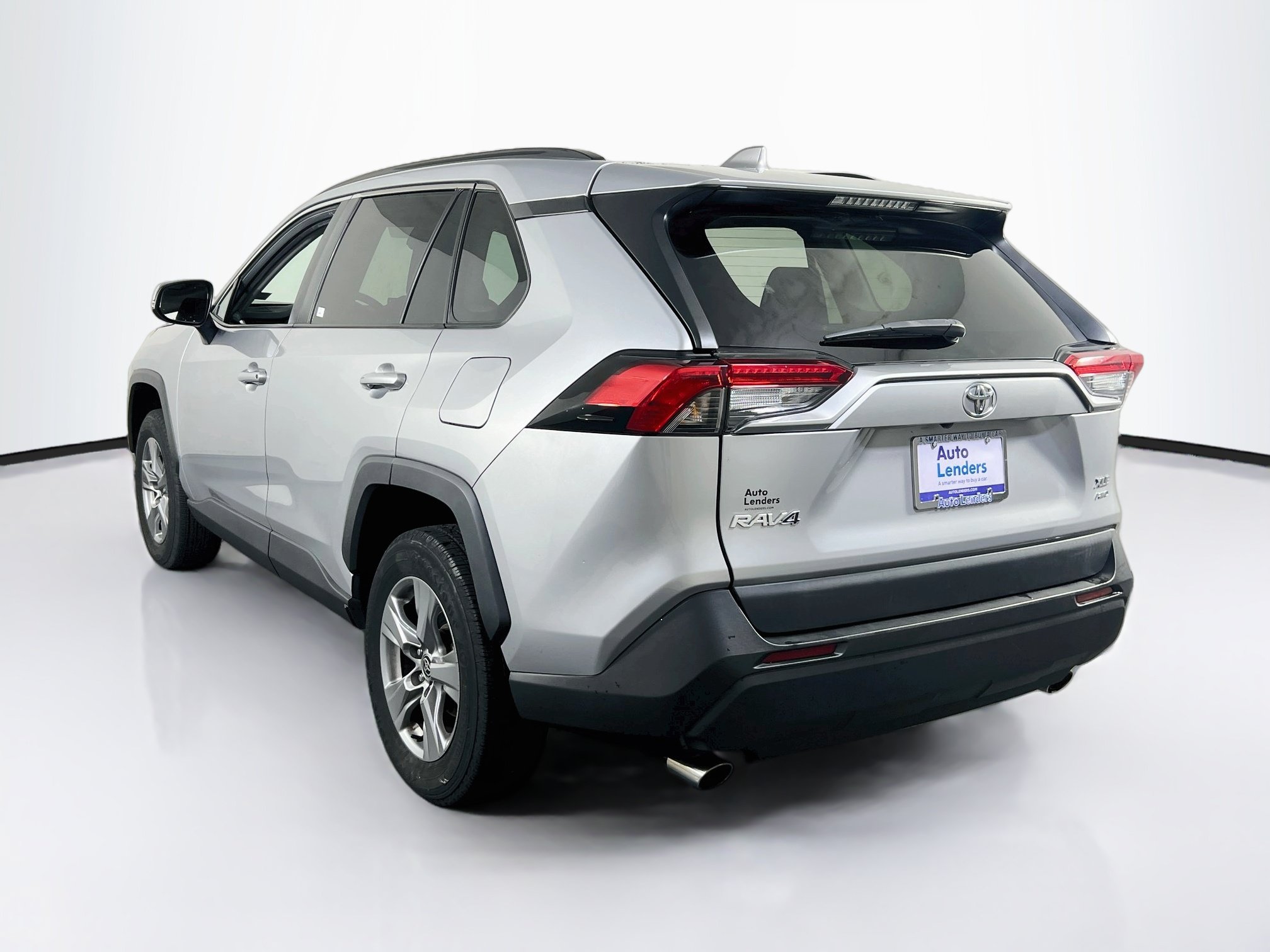 Used 2022 Toyota RAV4 XLE w/ Convenience Package AWD/4WD image 7