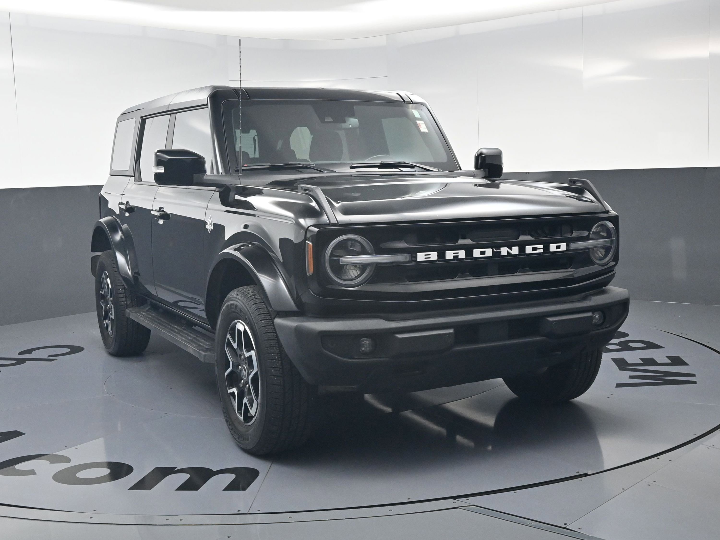 Used 2021 Ford Bronco Outer Banks AWD/4WD image 3