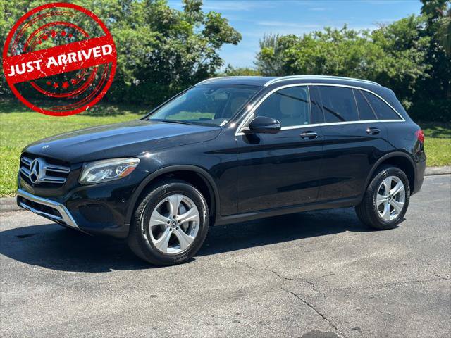 Used 2018 Mercedes-Benz GLC 300 w/ Premium Package image 2