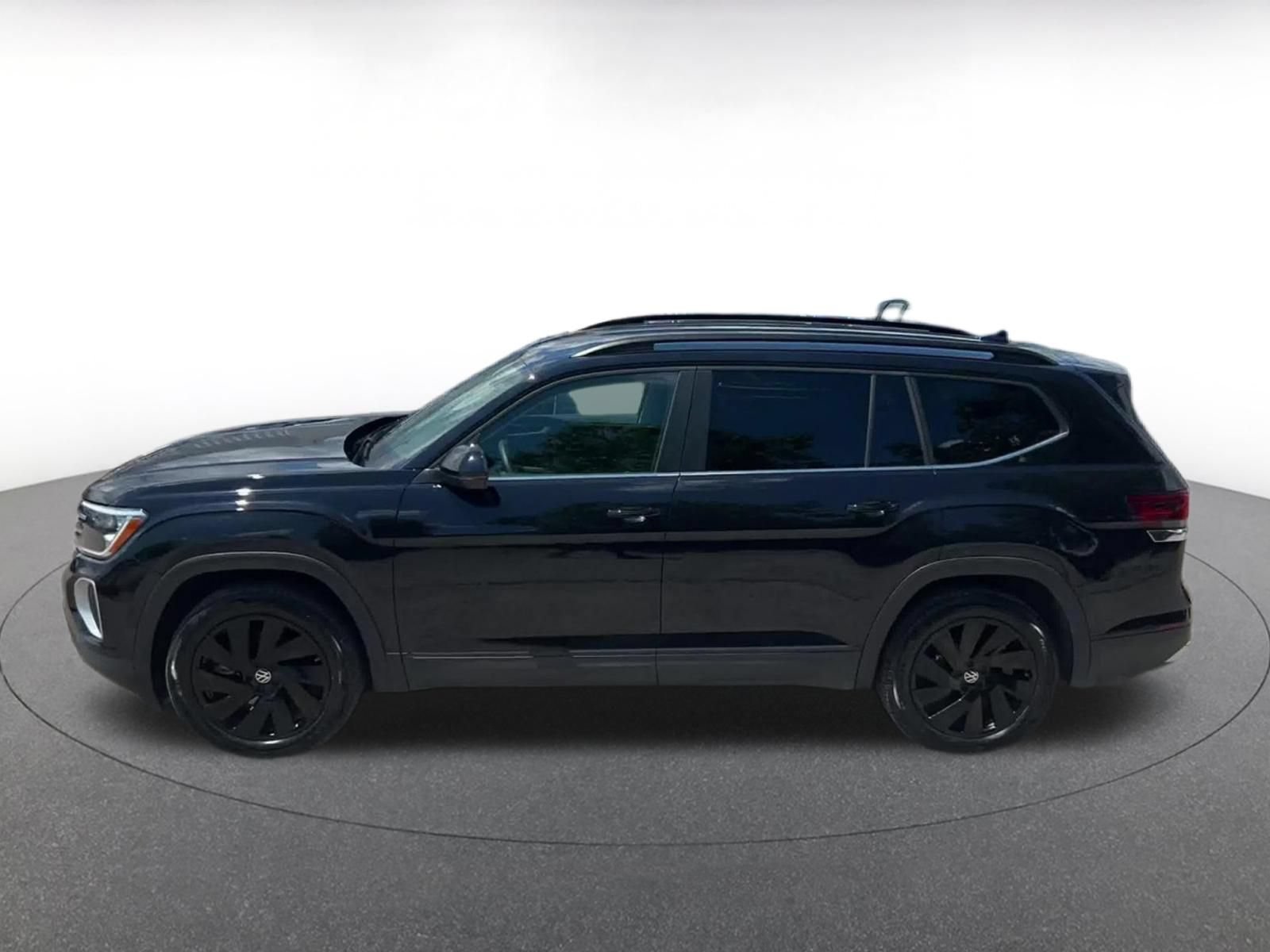 Used 2026 Volkswagen Atlas SE FWD image 9